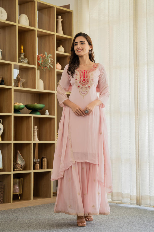 Graceful Chiffon suit with stylish neck design