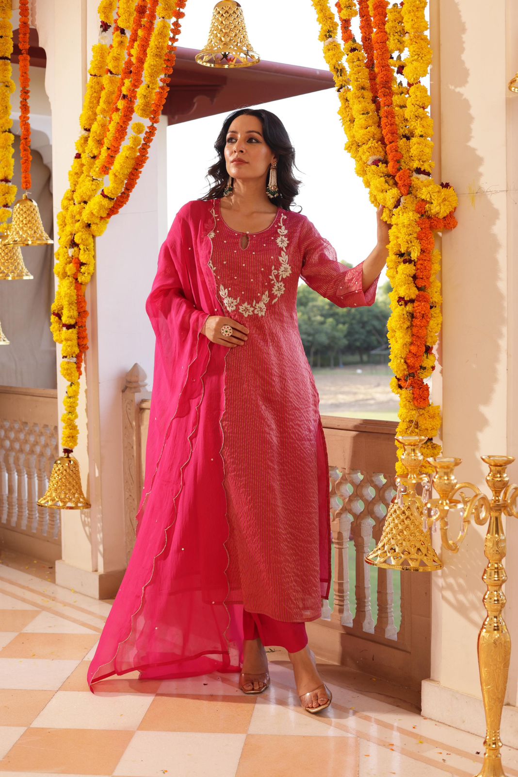 Graceful Crush Tissue Kurta with Organza Dupatta and Plain Bottom